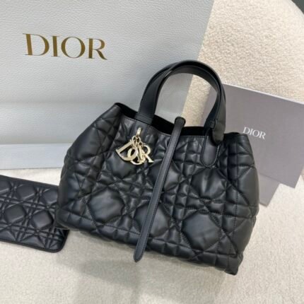 Dior- 𝗧𝗼𝘂𝗷𝗼𝘂𝗿𝘀-Black