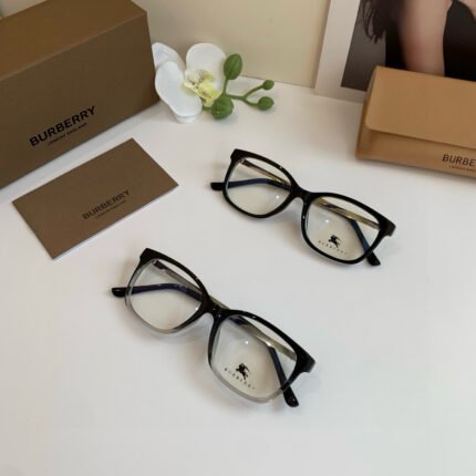 Burberry-flat mirrors